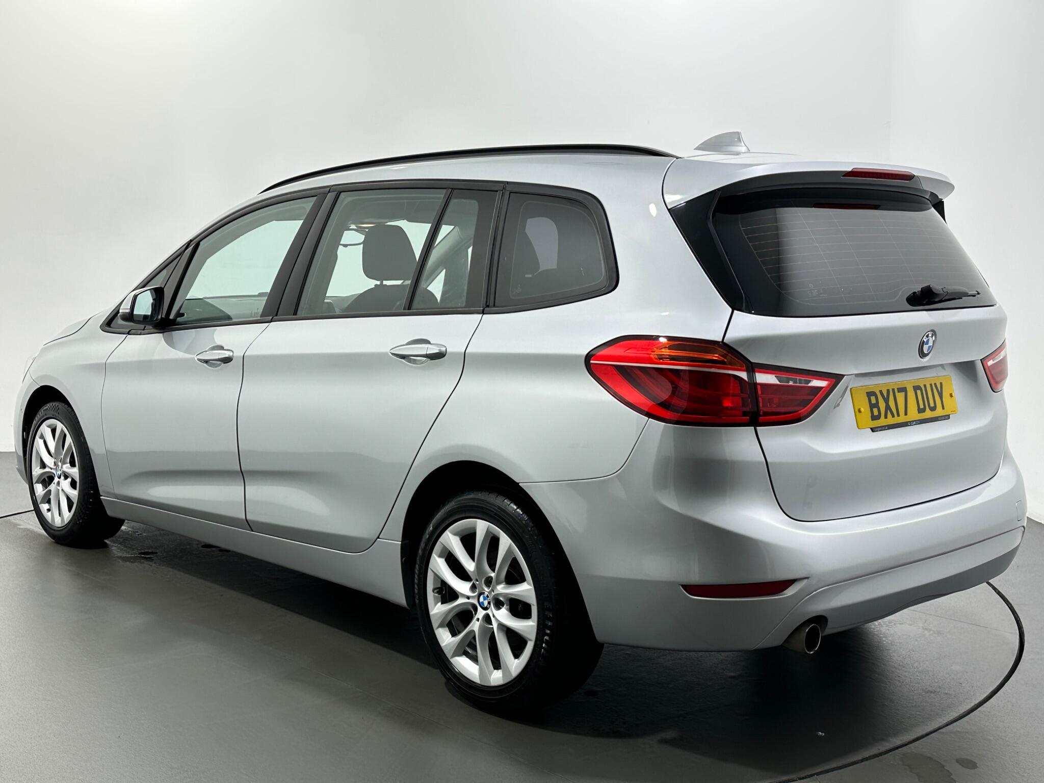 BMW 2 Series view 6