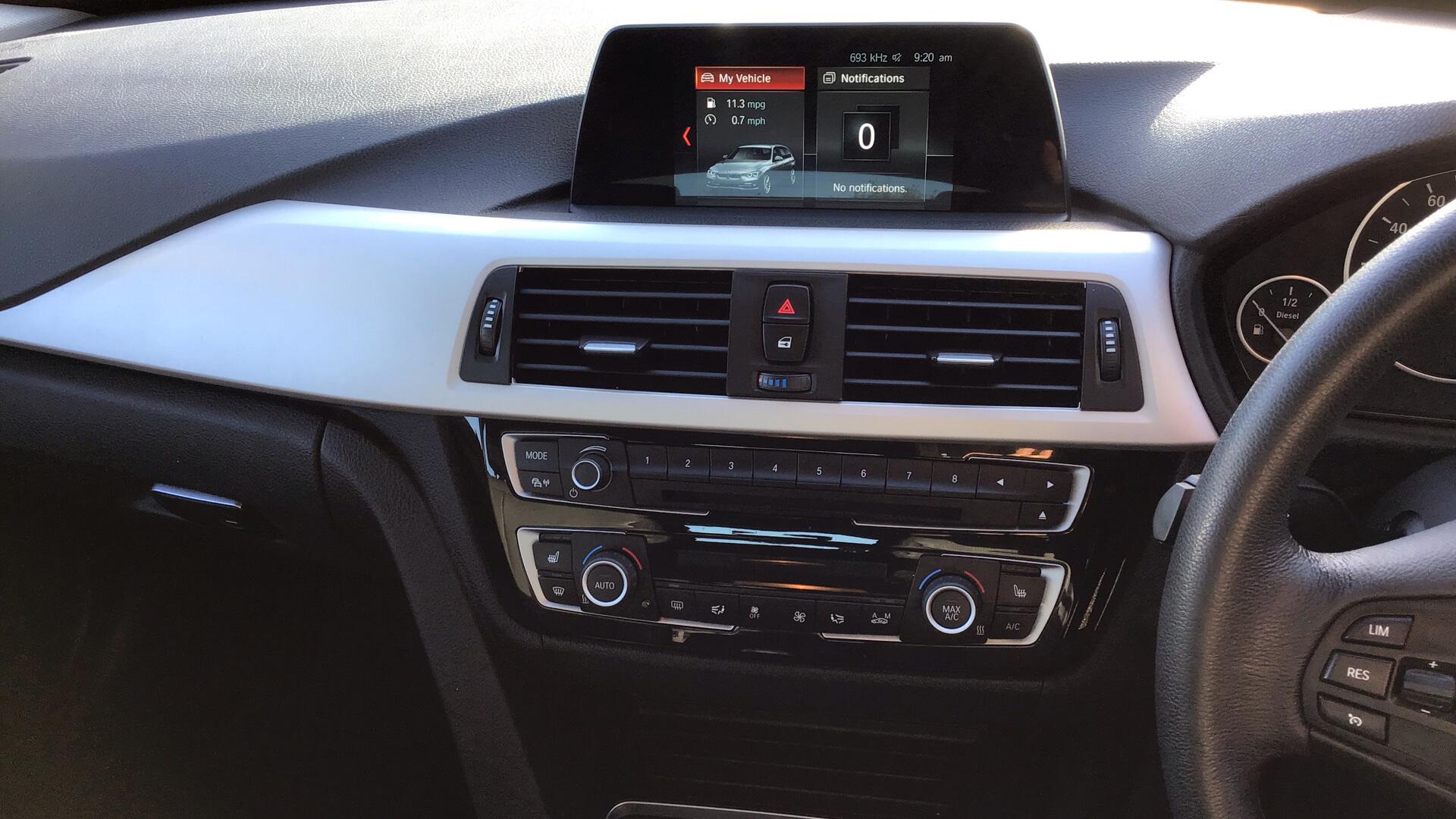 BMW 3 Series view 8