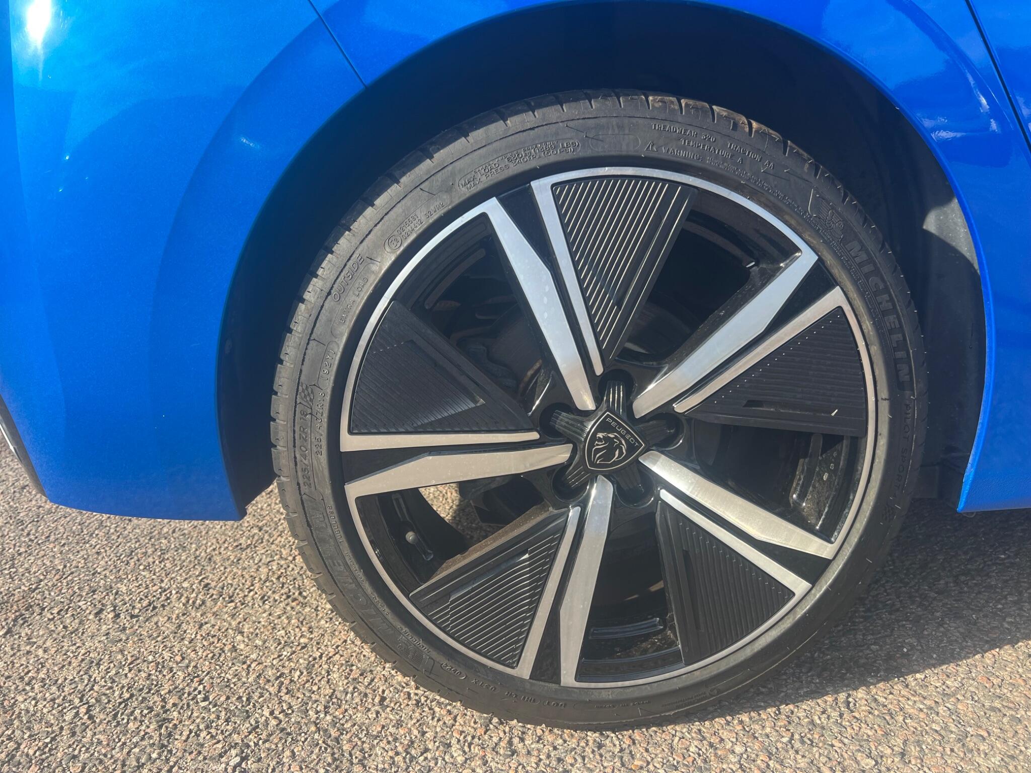 Peugeot 308 view 5