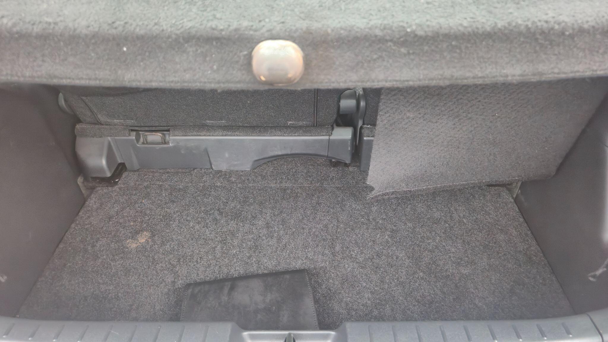 Toyota Yaris view 15