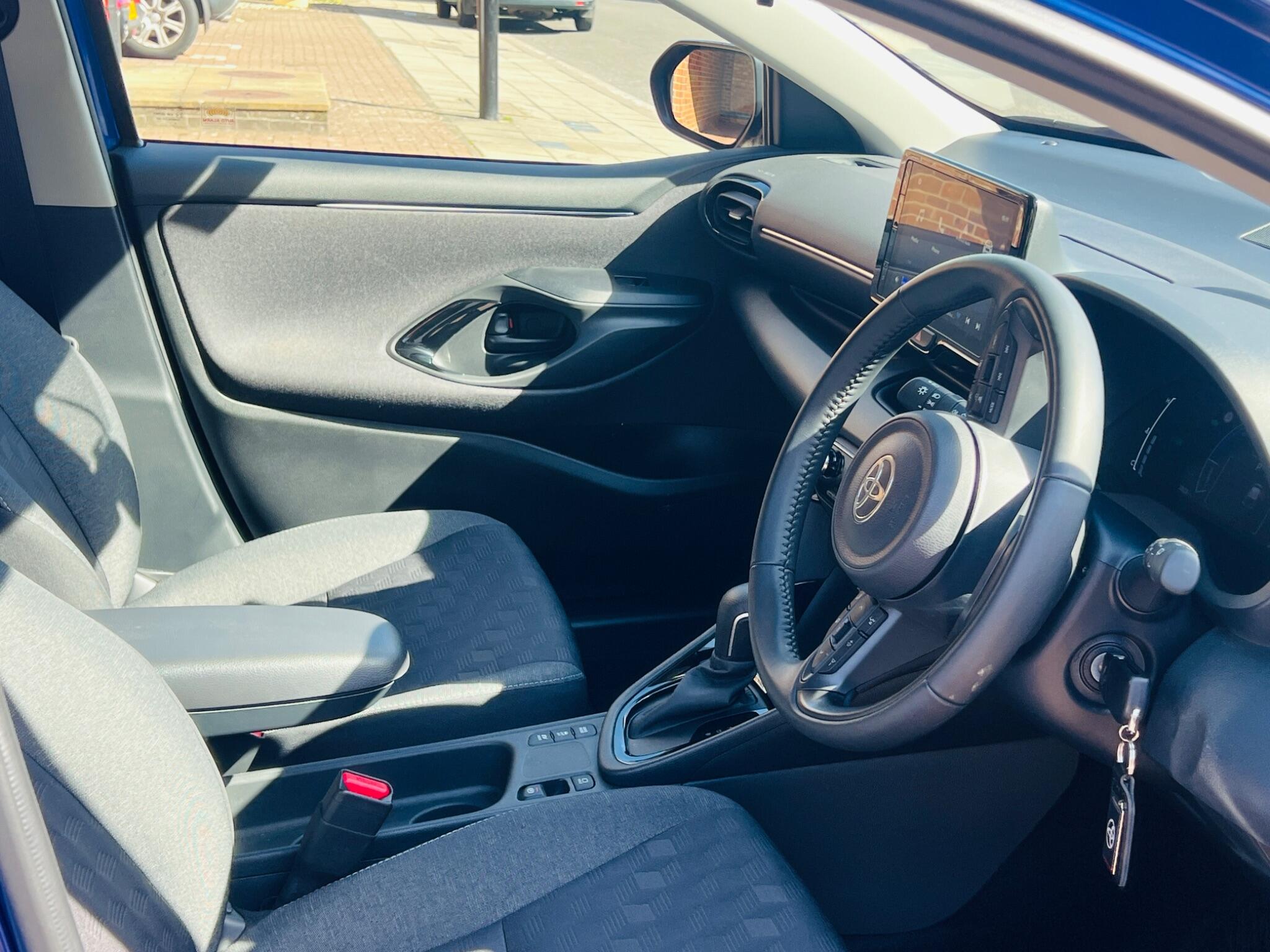 Toyota Yaris view 41