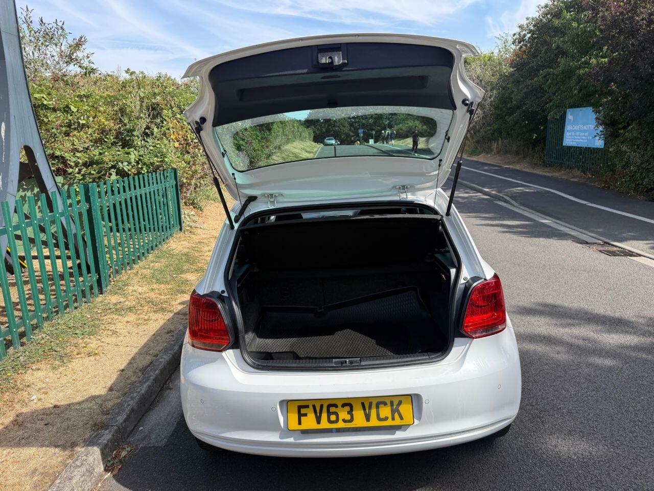 Volkswagen Polo view 13