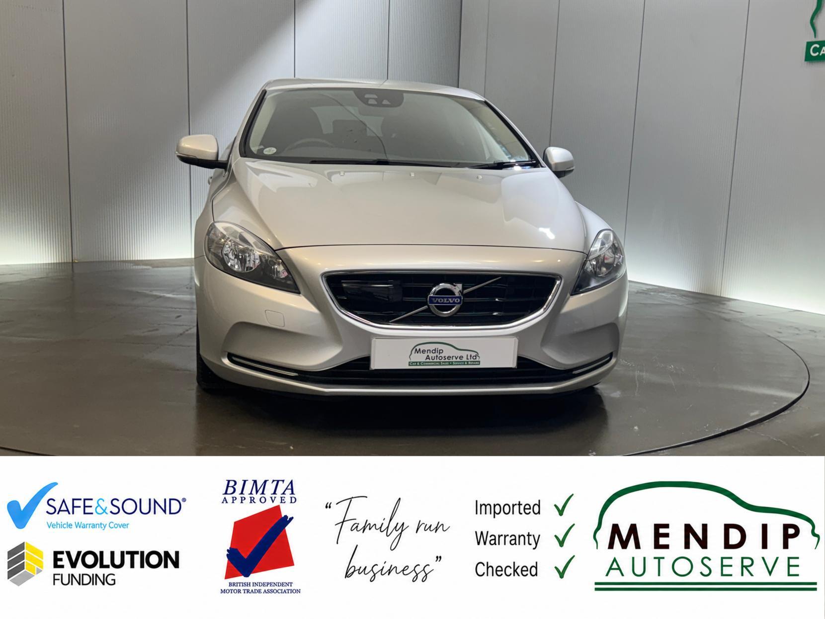 Volvo V40 view 44