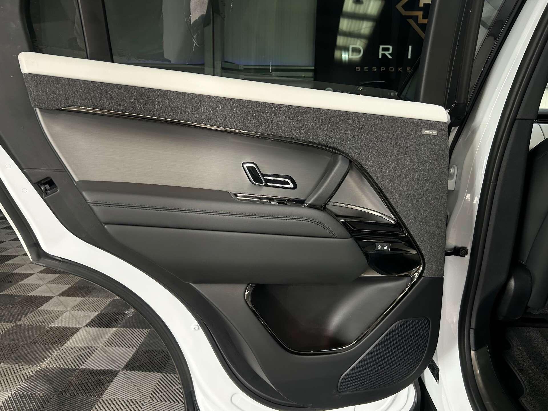 Land Rover Range Rover Sport view 22