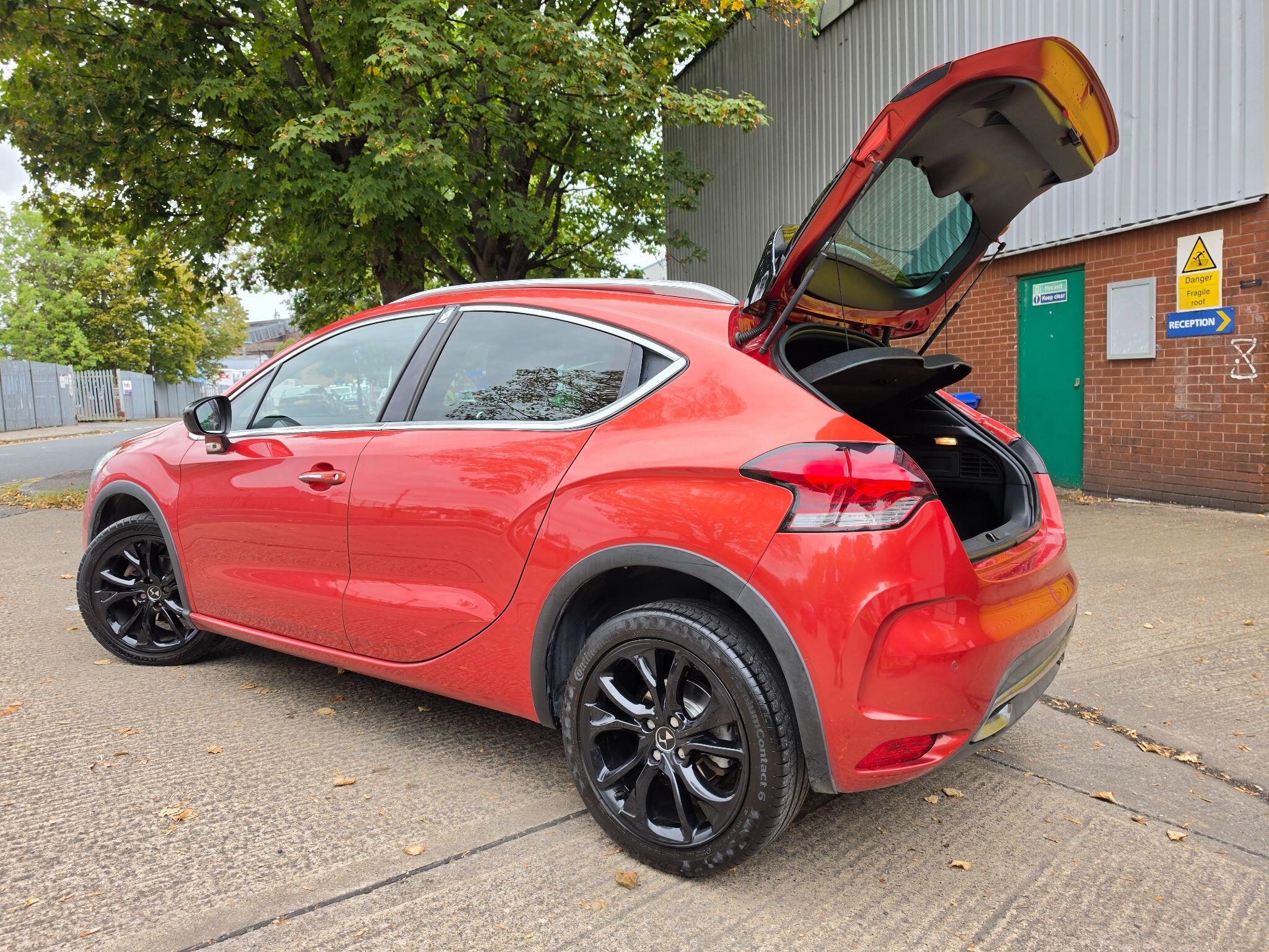 DS Automobiles DS 4 Crossback view 30