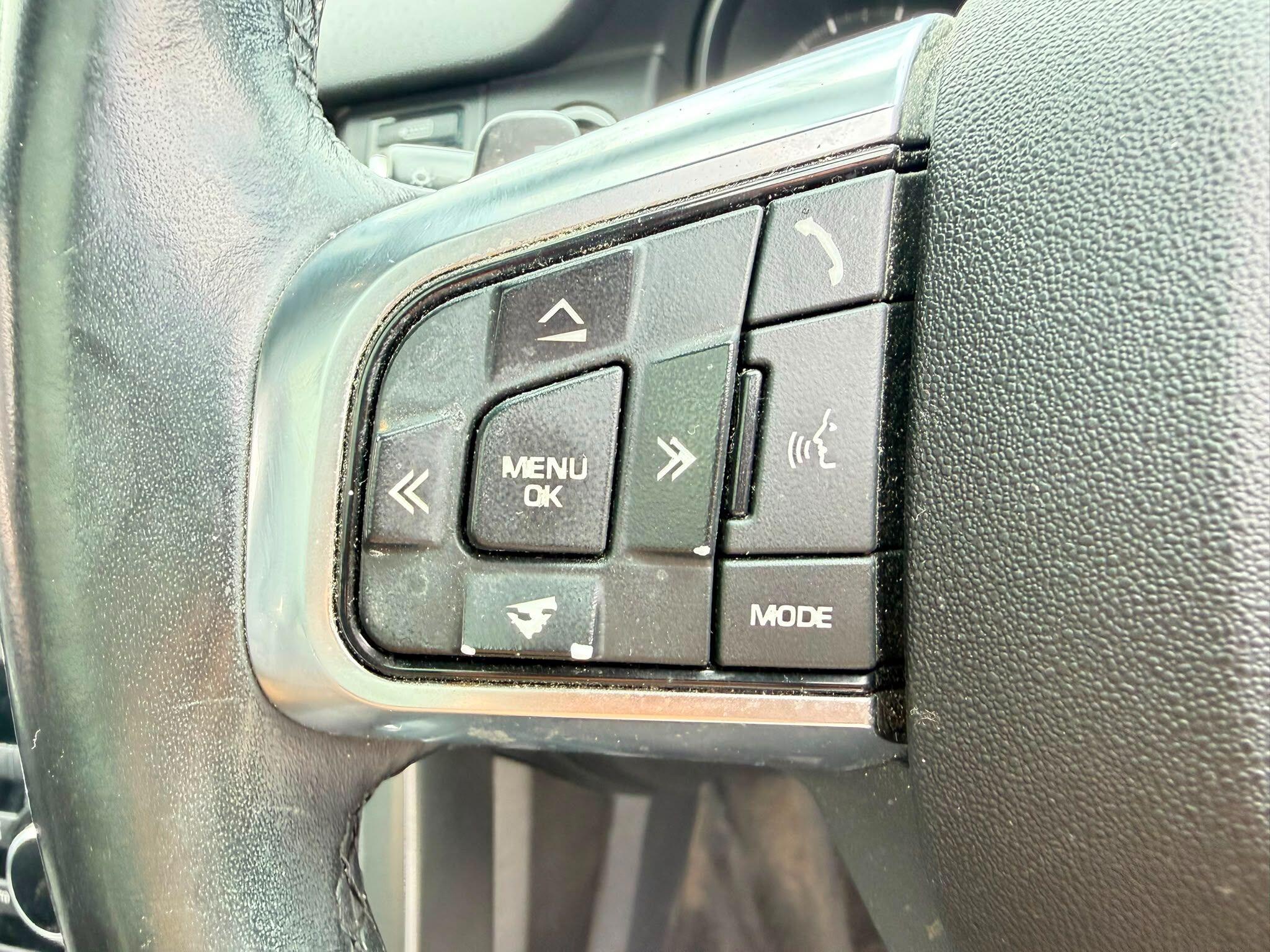 Land Rover Discovery Sport view 20