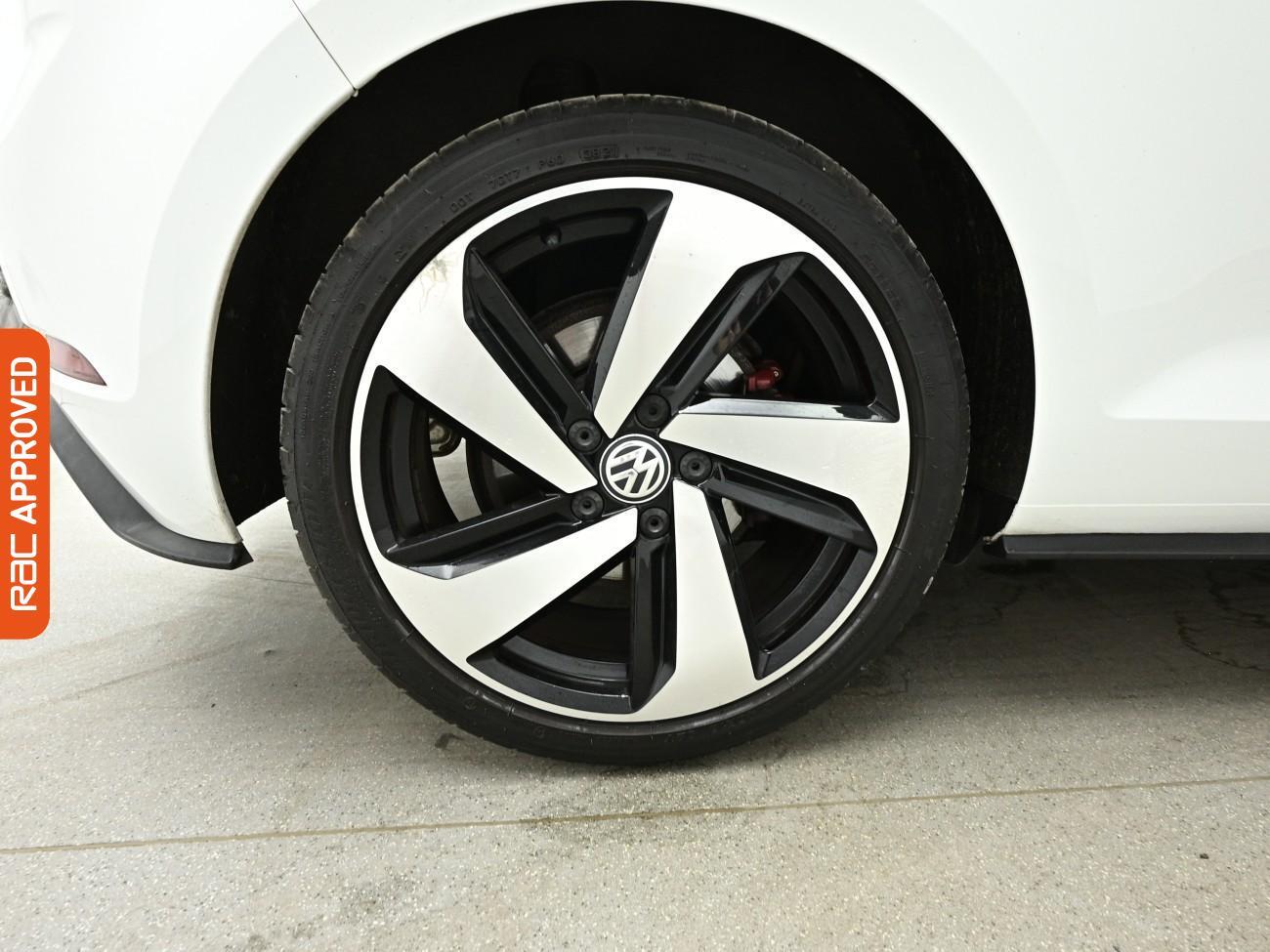 Volkswagen Golf view 26