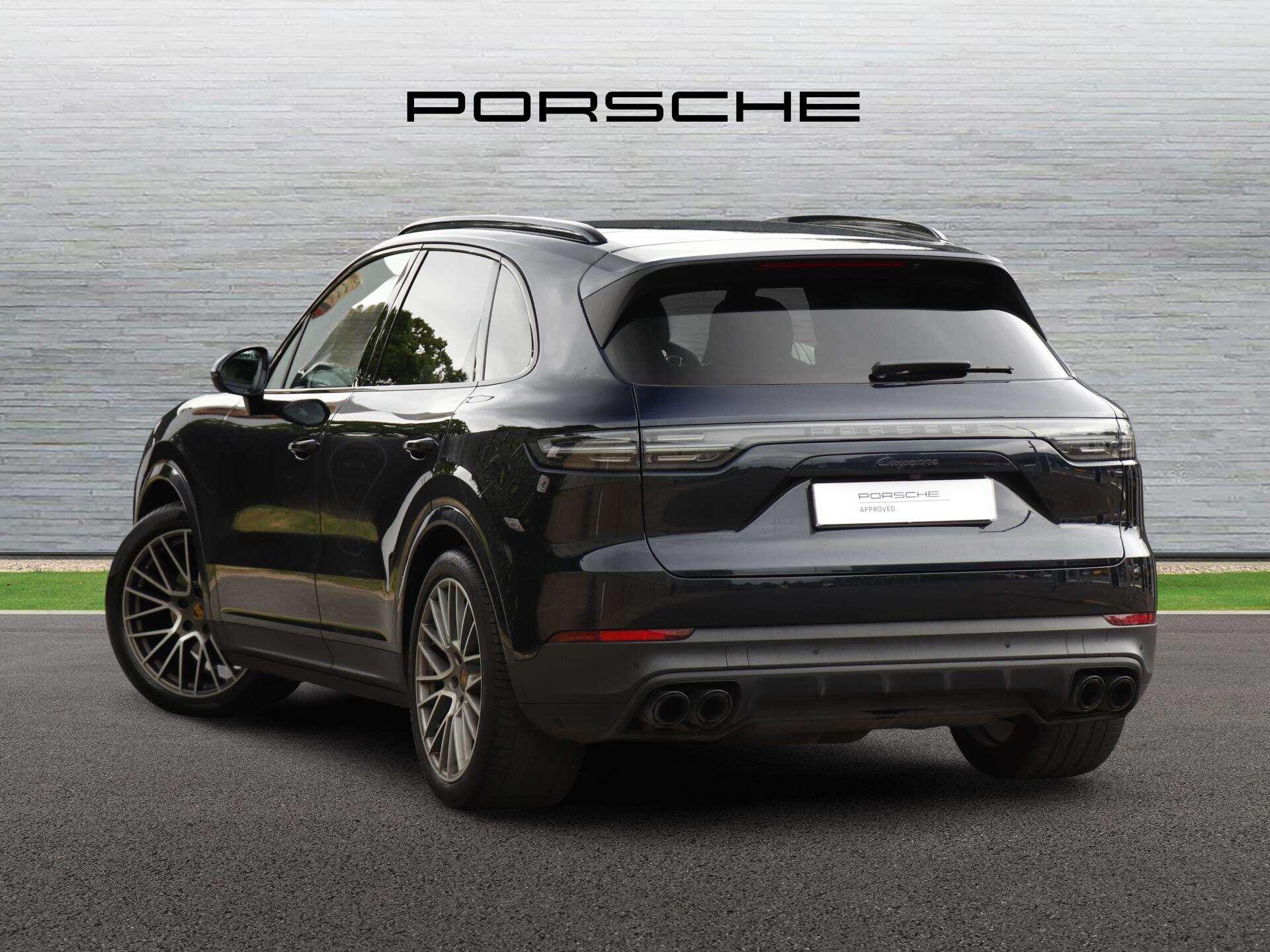 Porsche Cayenne view 5
