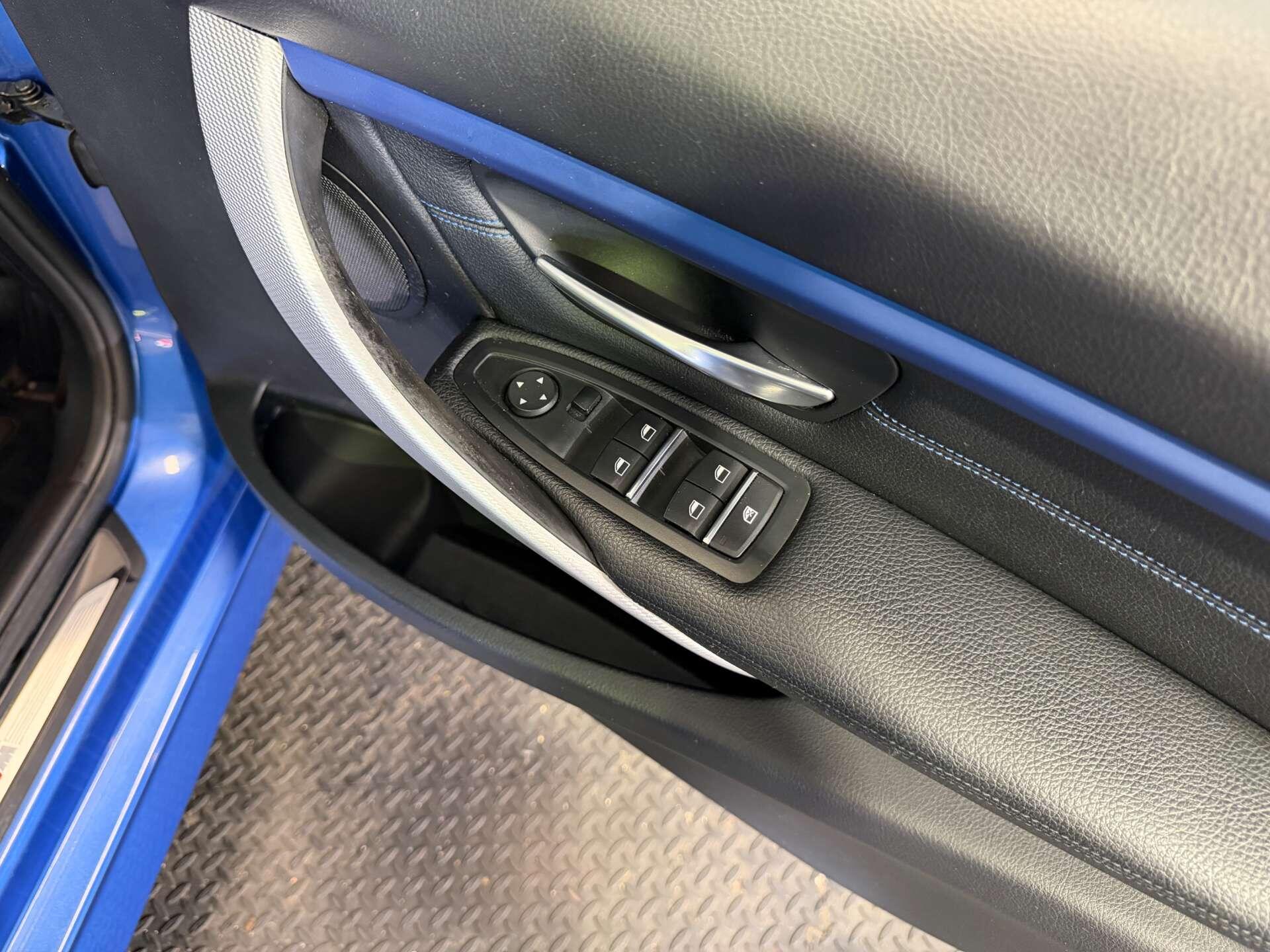 BMW 3 Series view 26