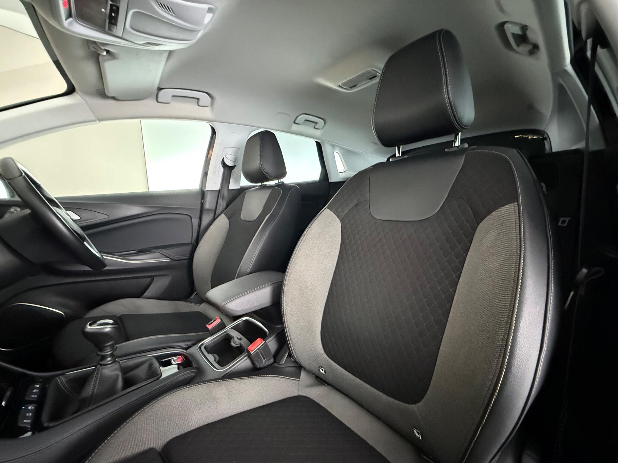 Vauxhall Grandland X view 31