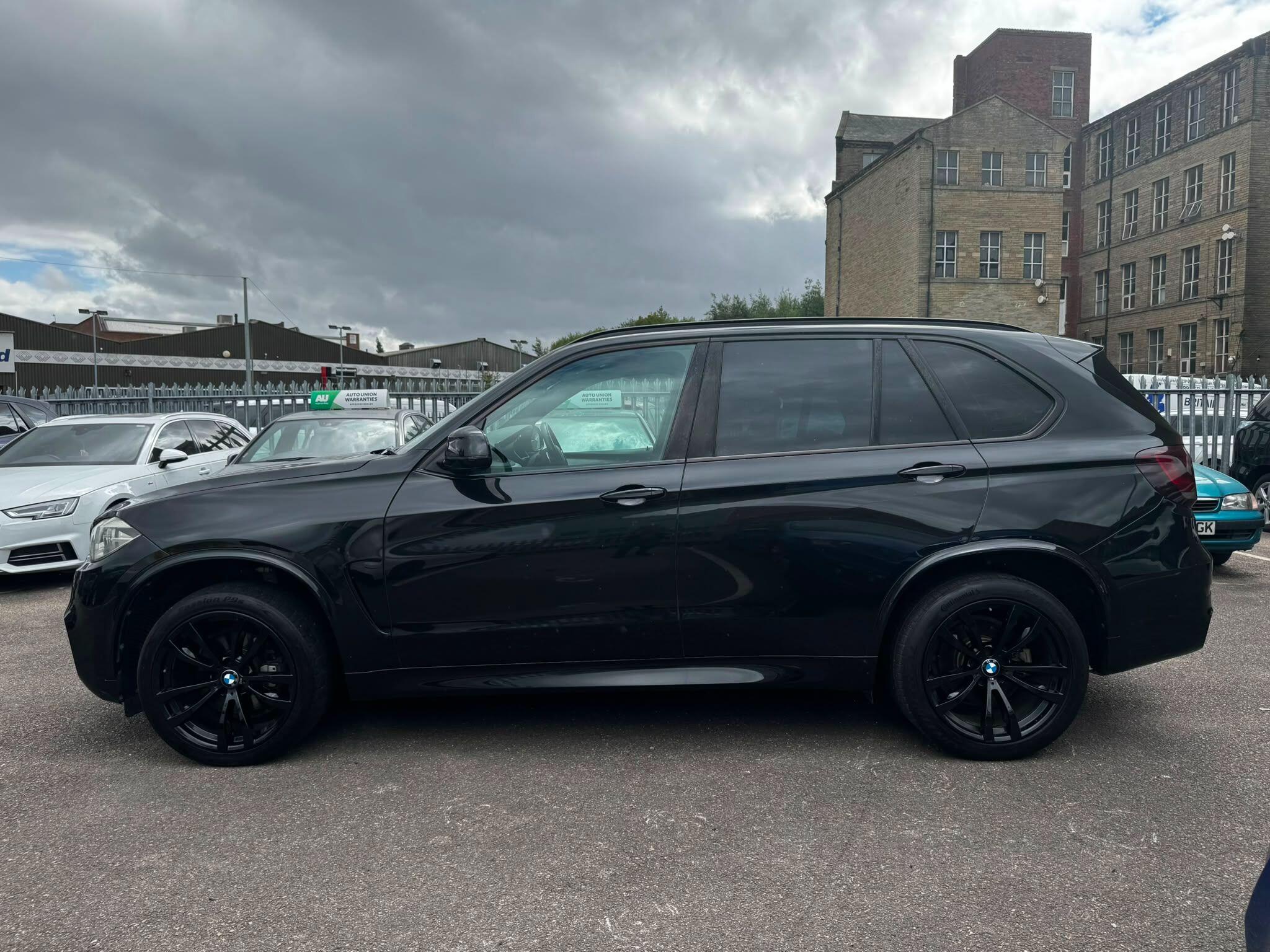 BMW X5 view 3