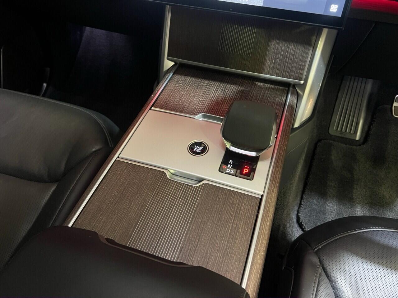 Land Rover Range Rover view 14