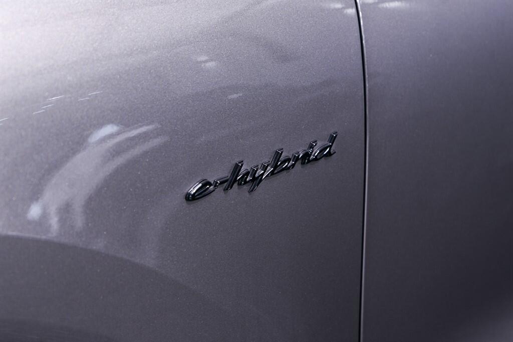 Porsche Cayenne view 12