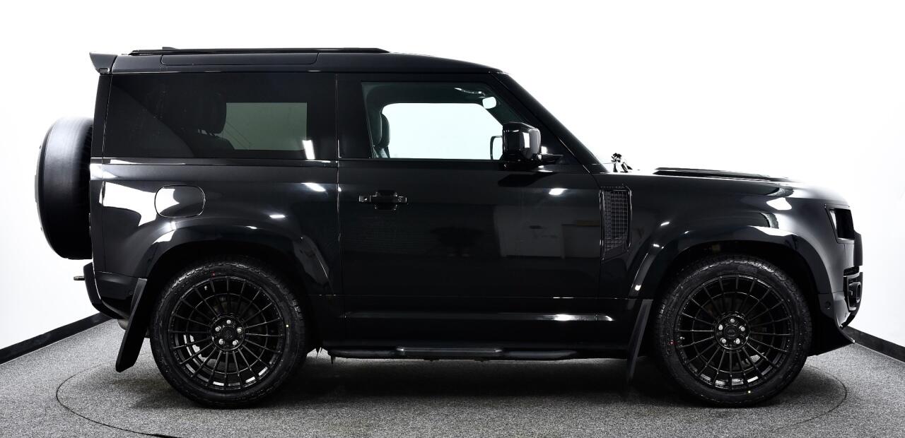 Land Rover Defender view 3