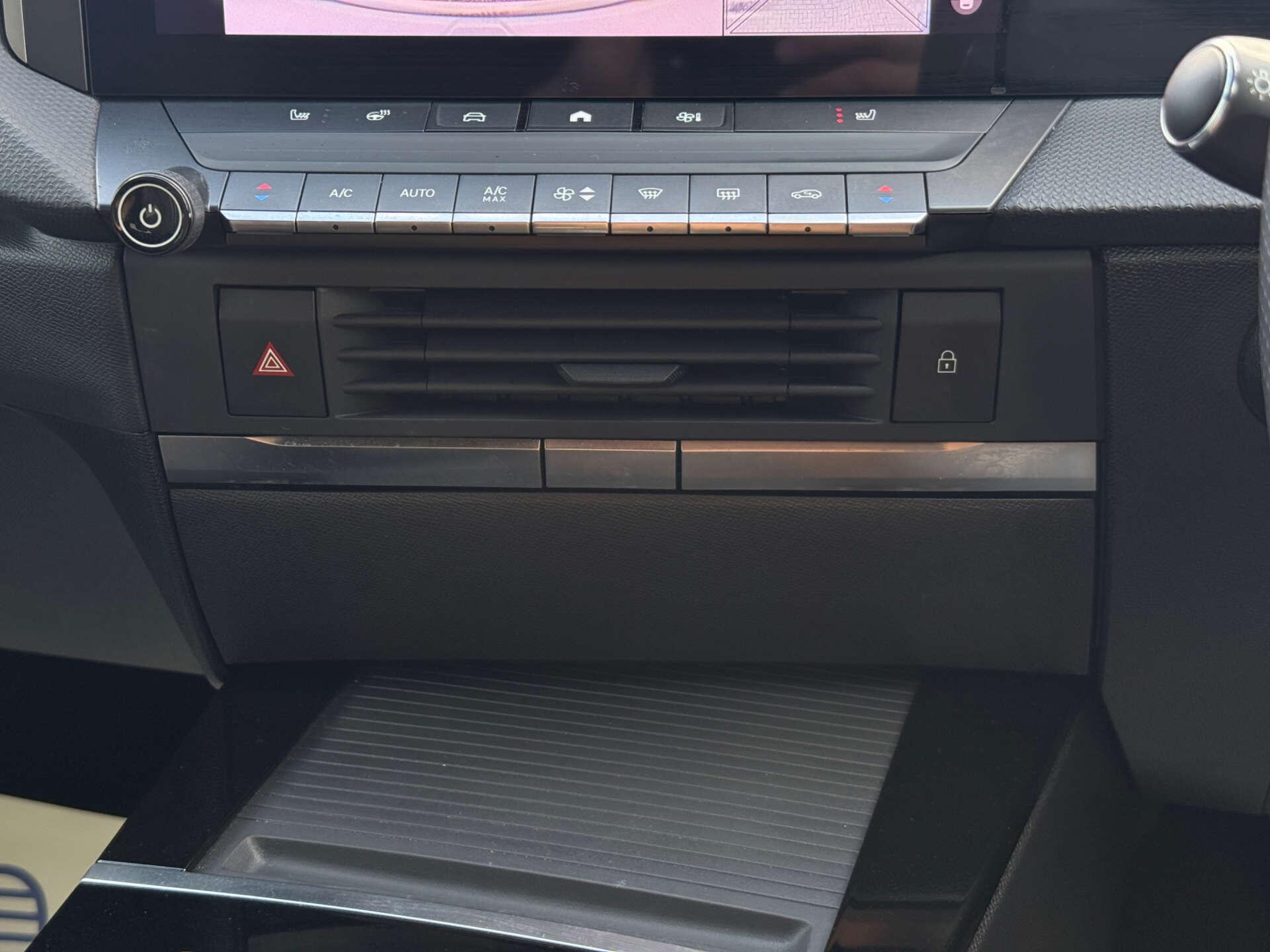 Vauxhall Astra Electric view 55