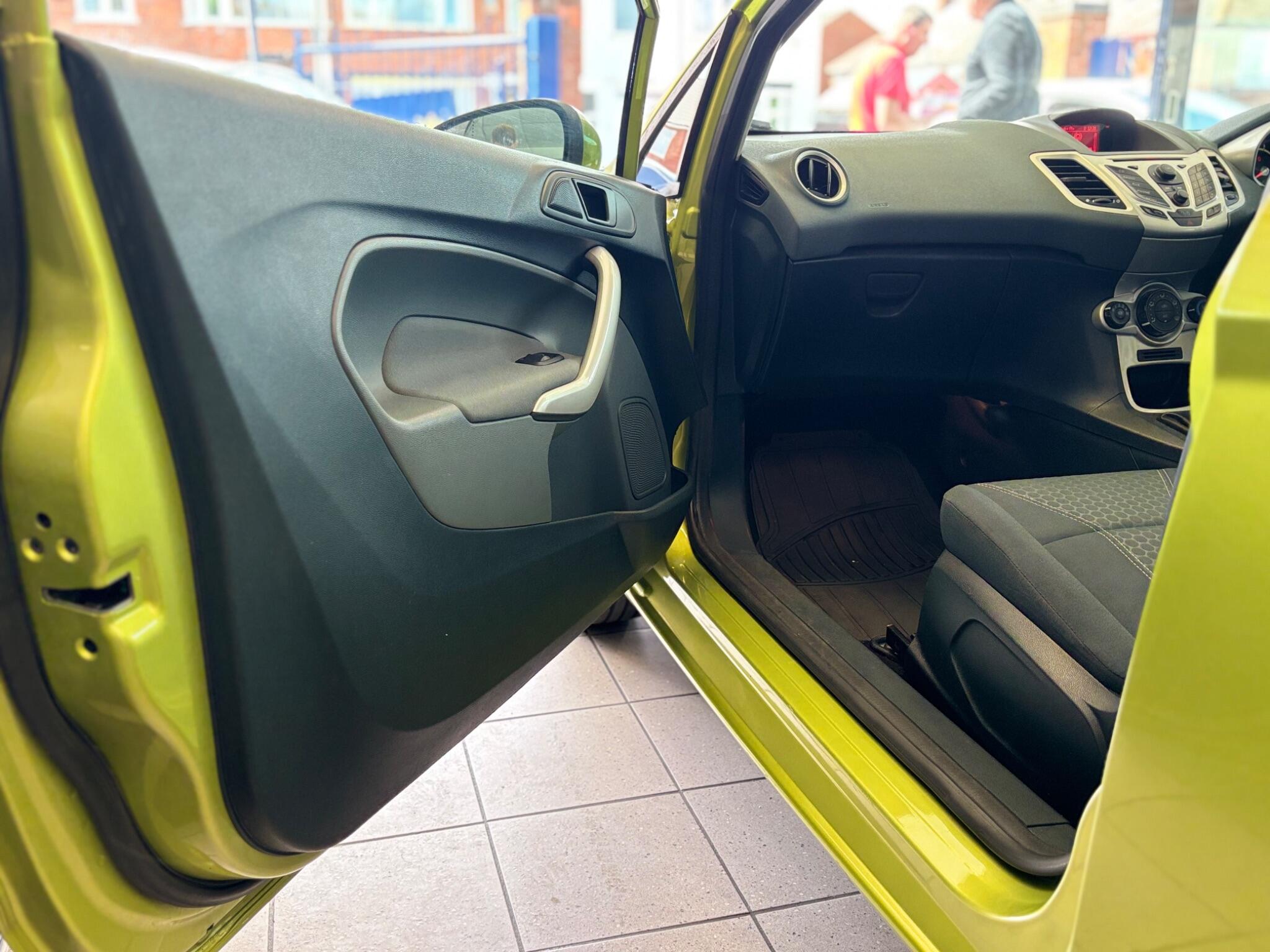 Ford Fiesta view 20