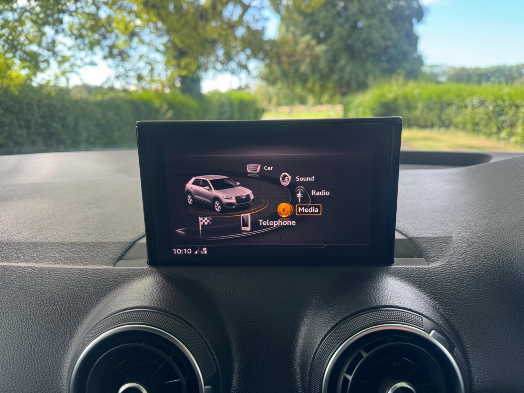 Audi Q2 view 57