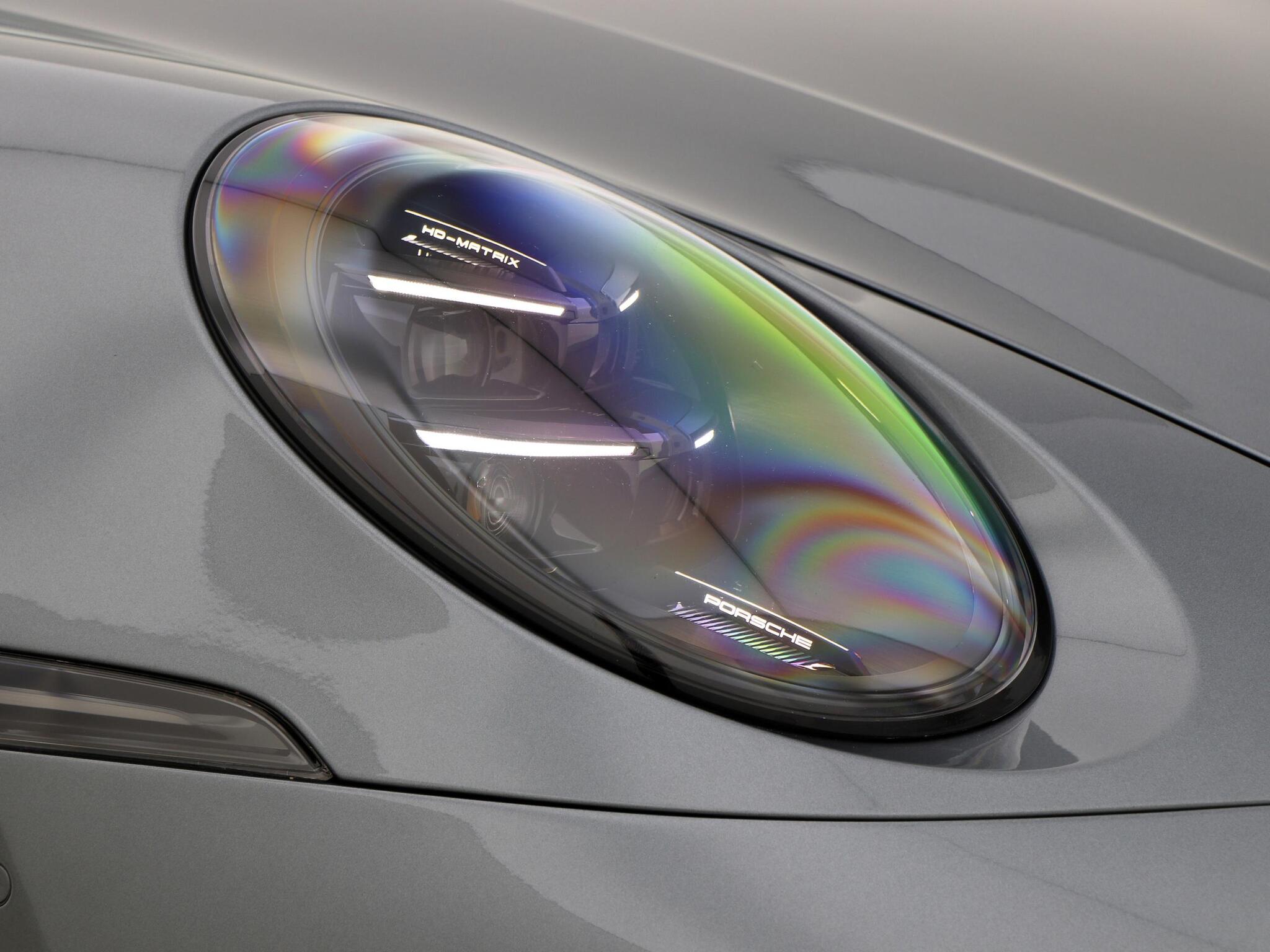 Porsche 911 view 13