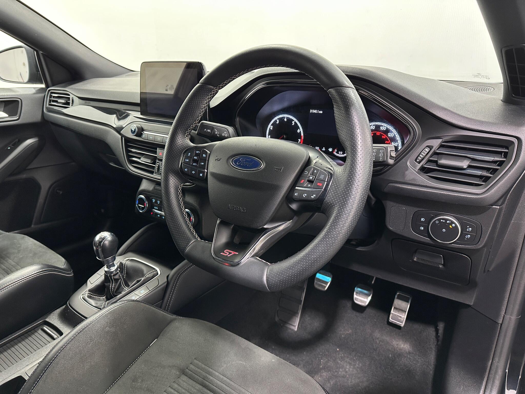 Ford Focus view 11