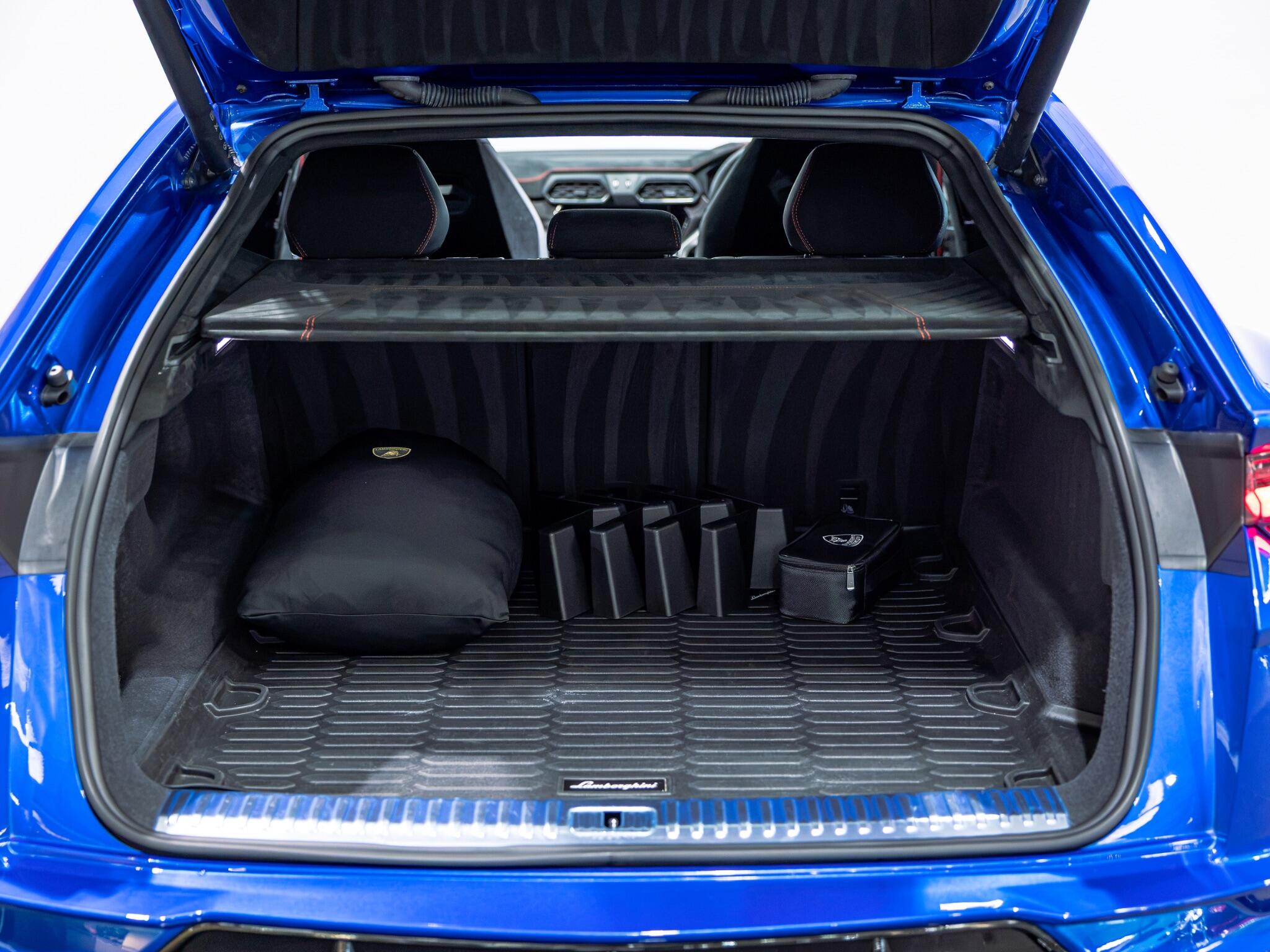 Lamborghini Urus view 41