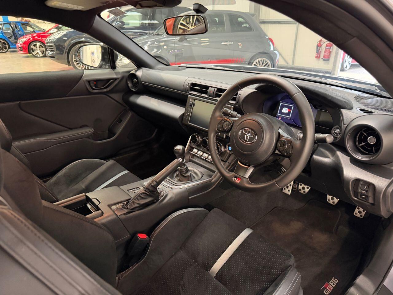 Toyota GR86 view 3