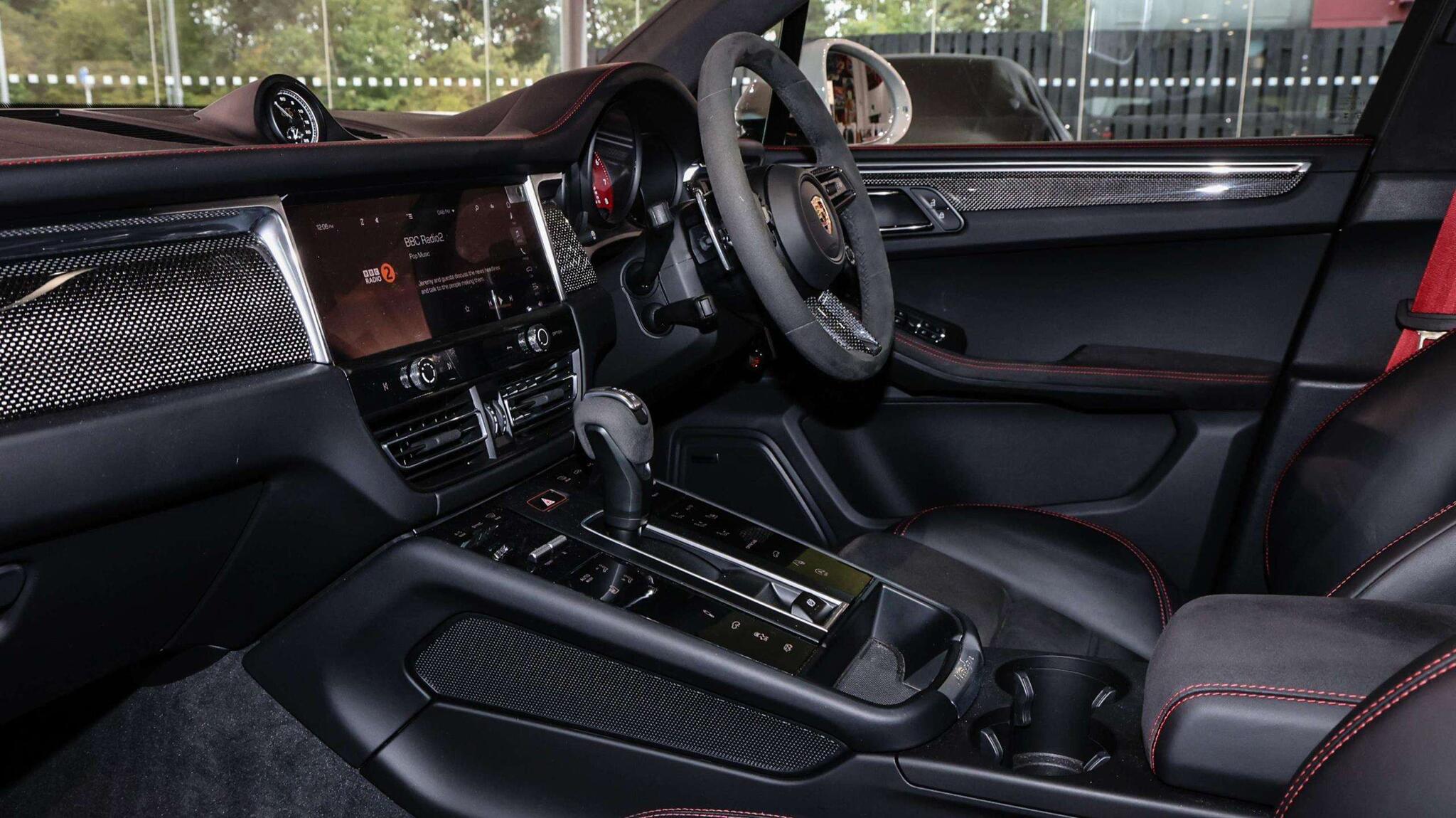 Porsche Macan view 10
