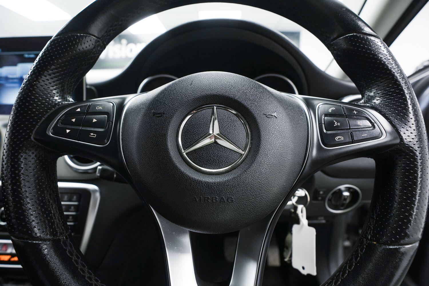 Mercedes-Benz Gla view 21