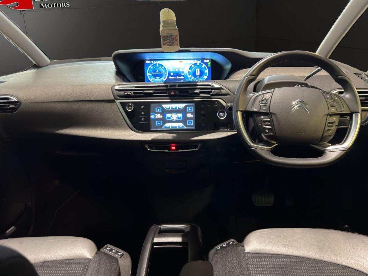Citroen Grand C4 Picasso view 8