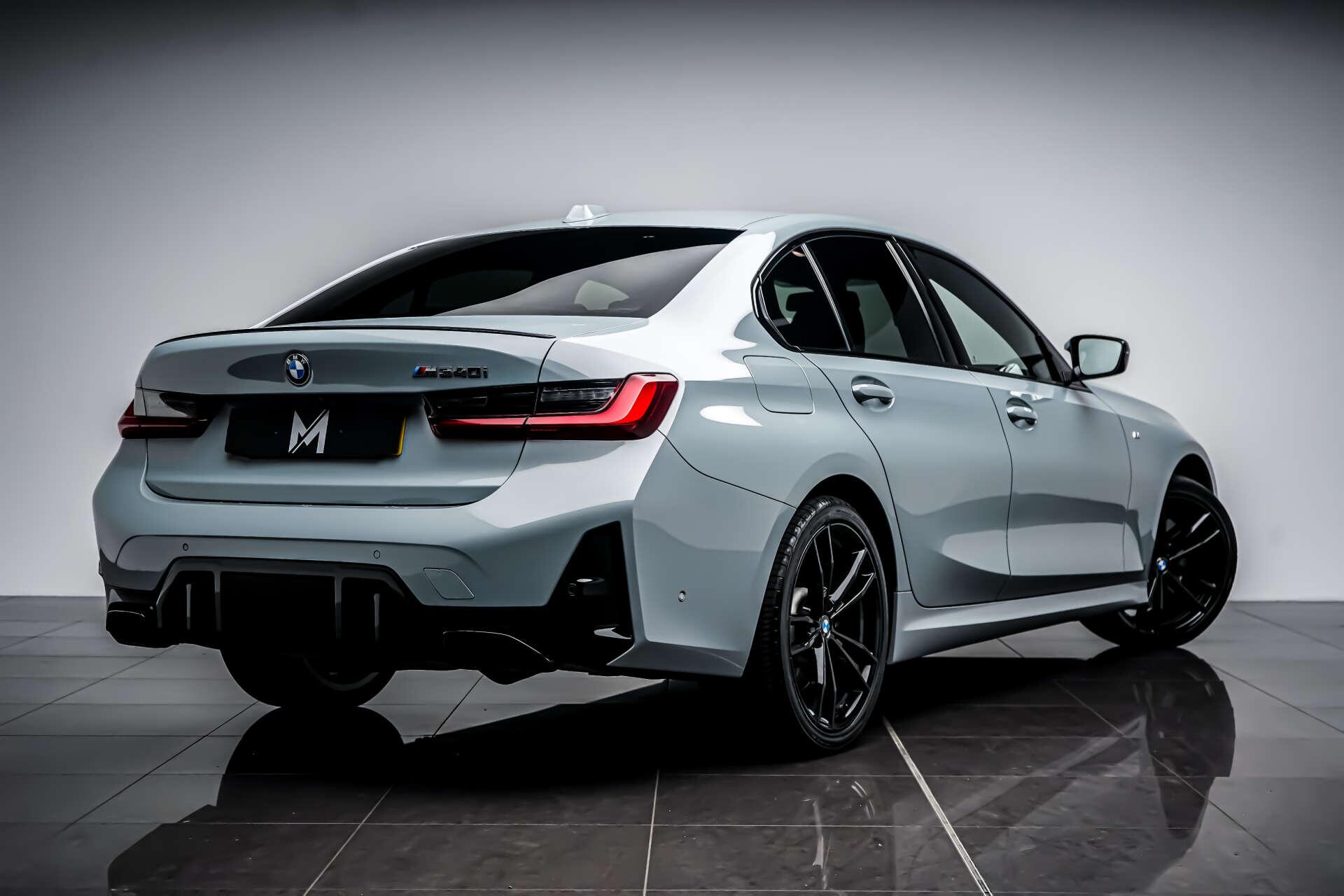 BMW 3 Series view 16