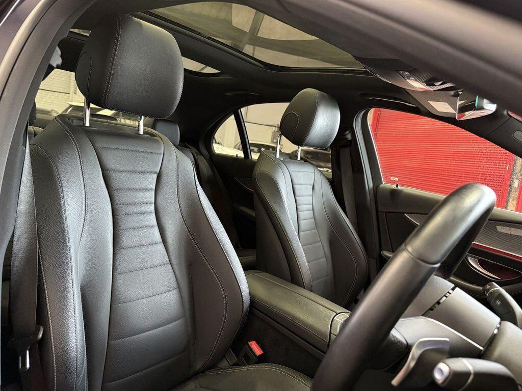 Mercedes-Benz E Class view 30