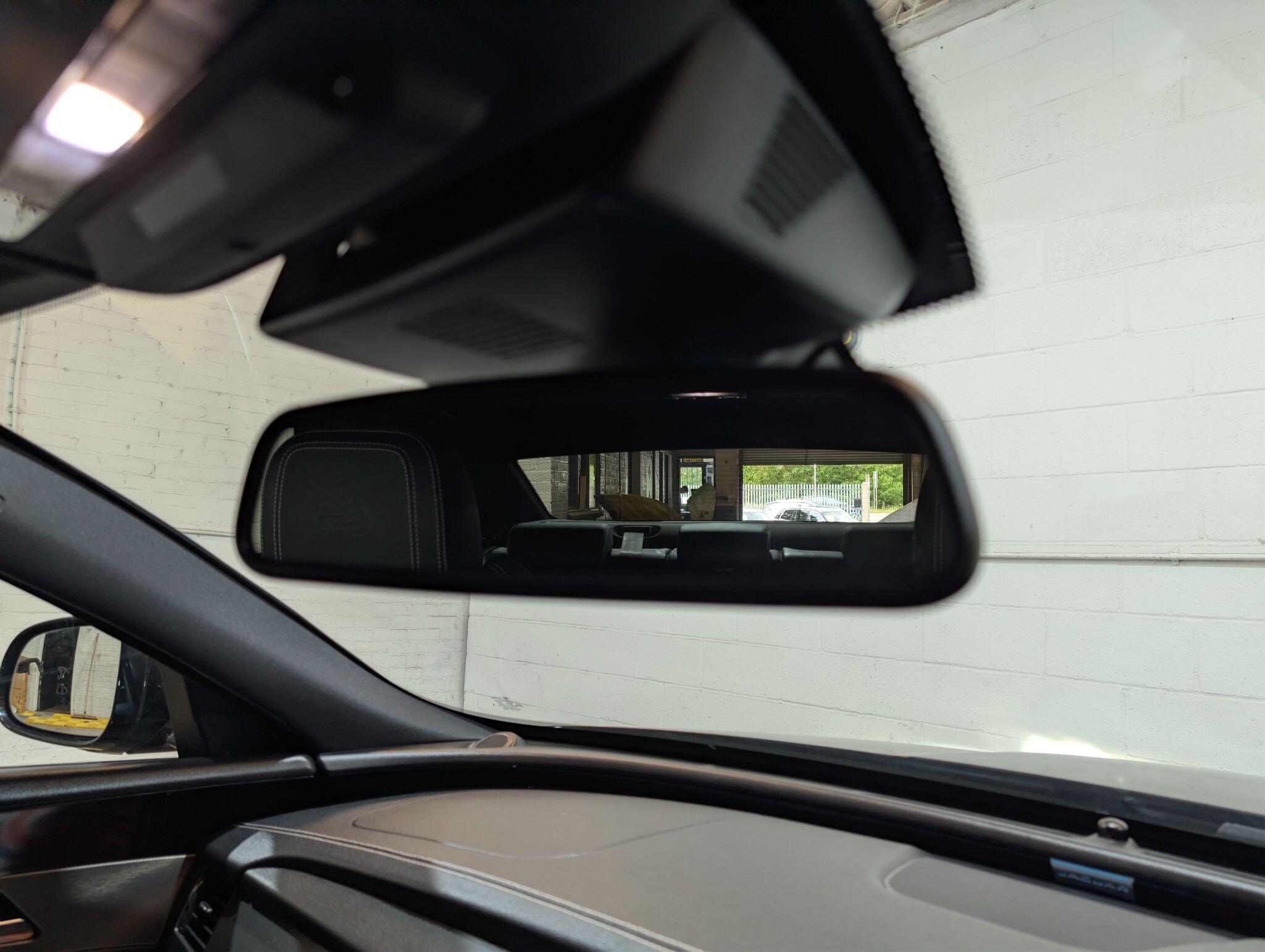 Jaguar XF view 17