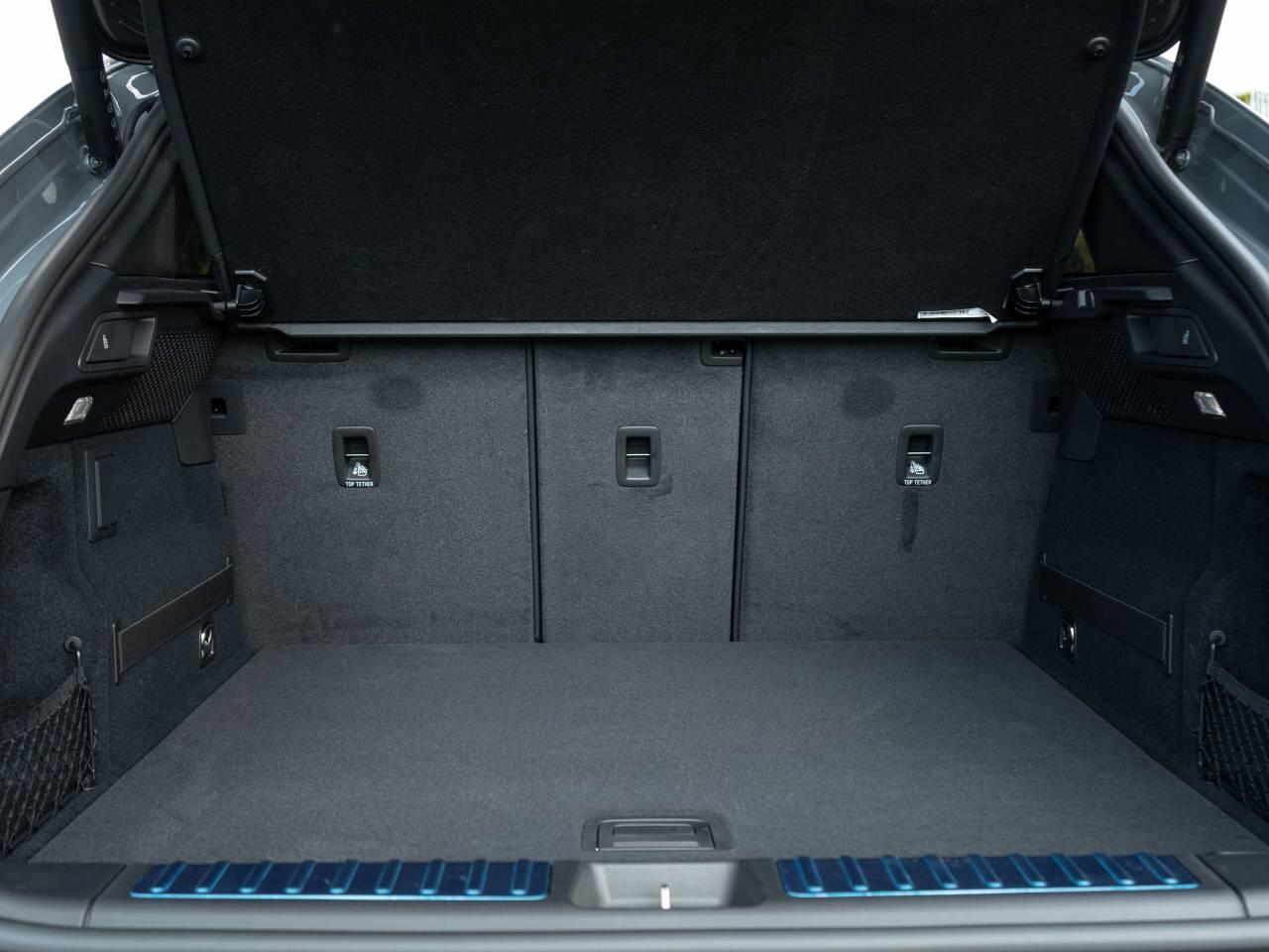 Porsche Macan view 32