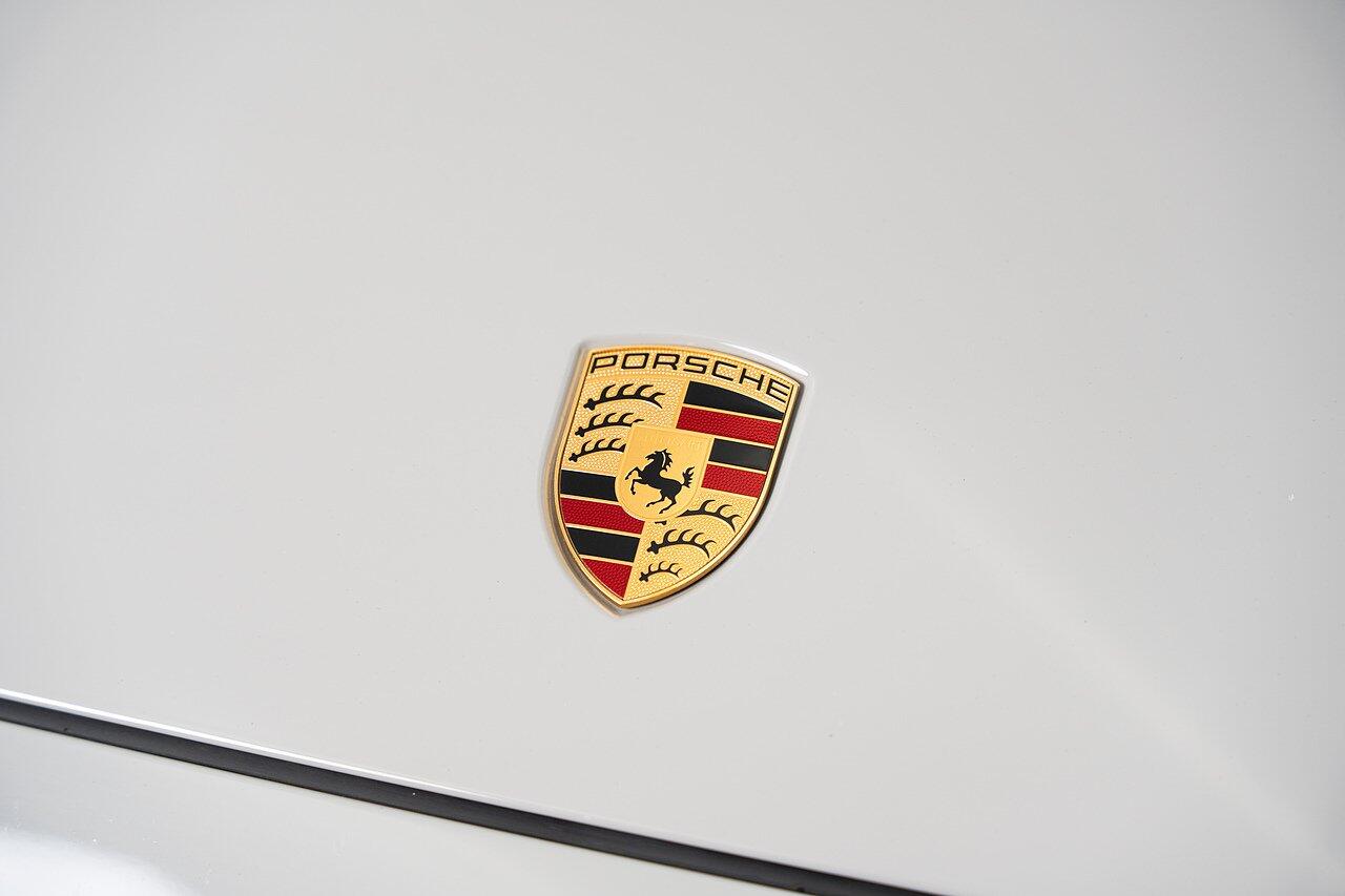 Porsche Cayenne view 28