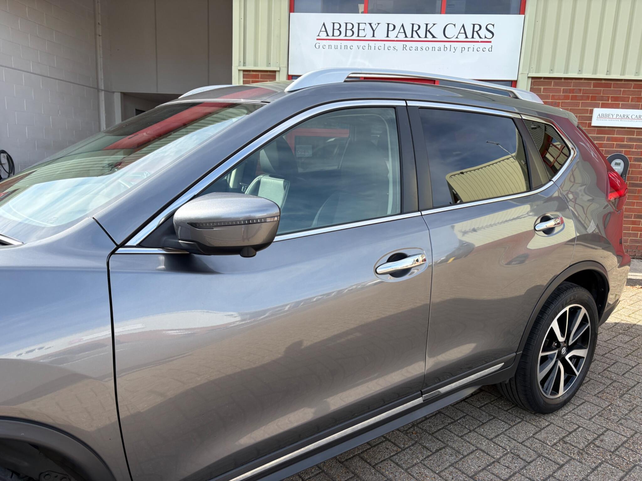Nissan X-Trail view 9