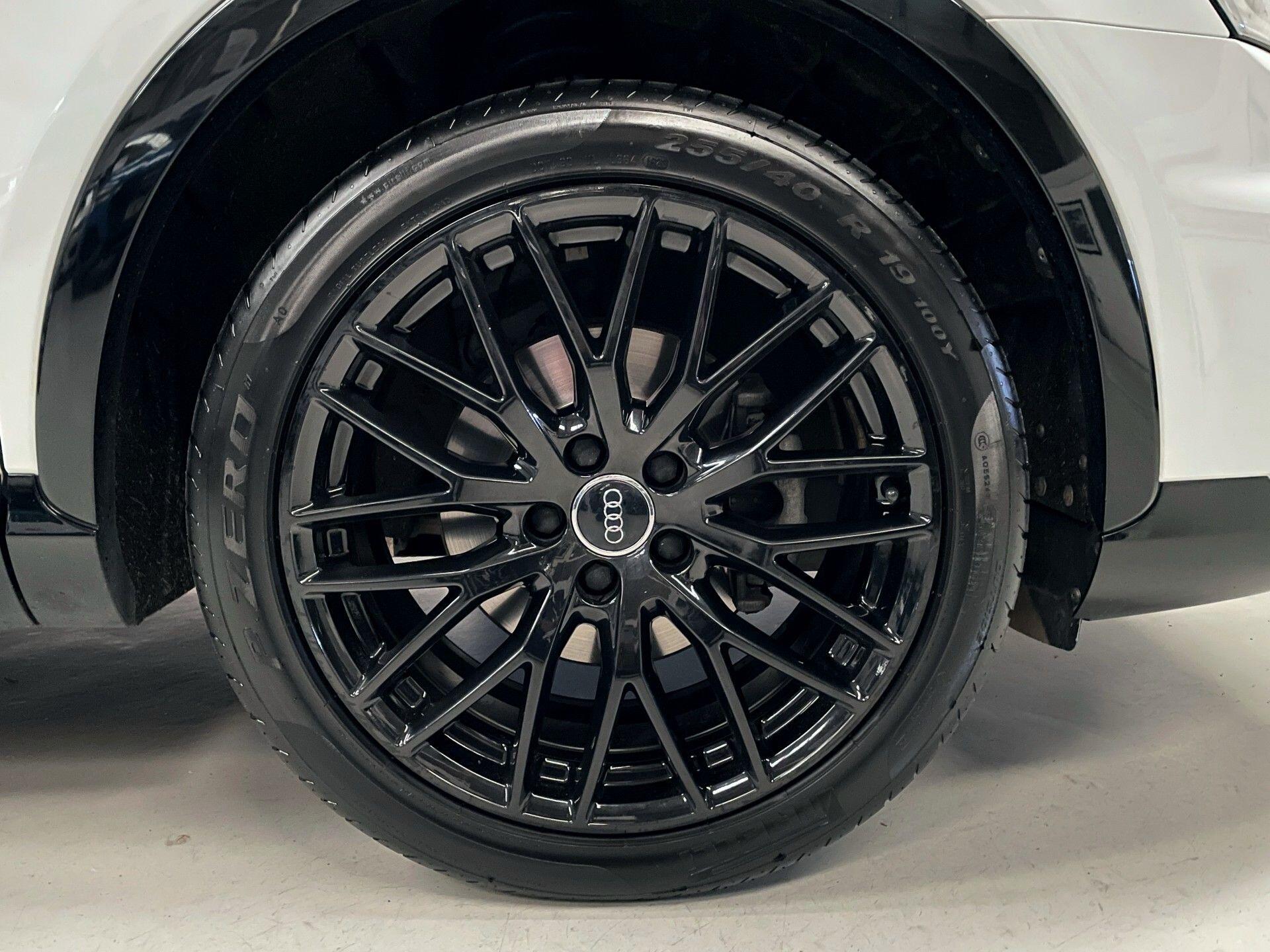 Audi Q3 view 36