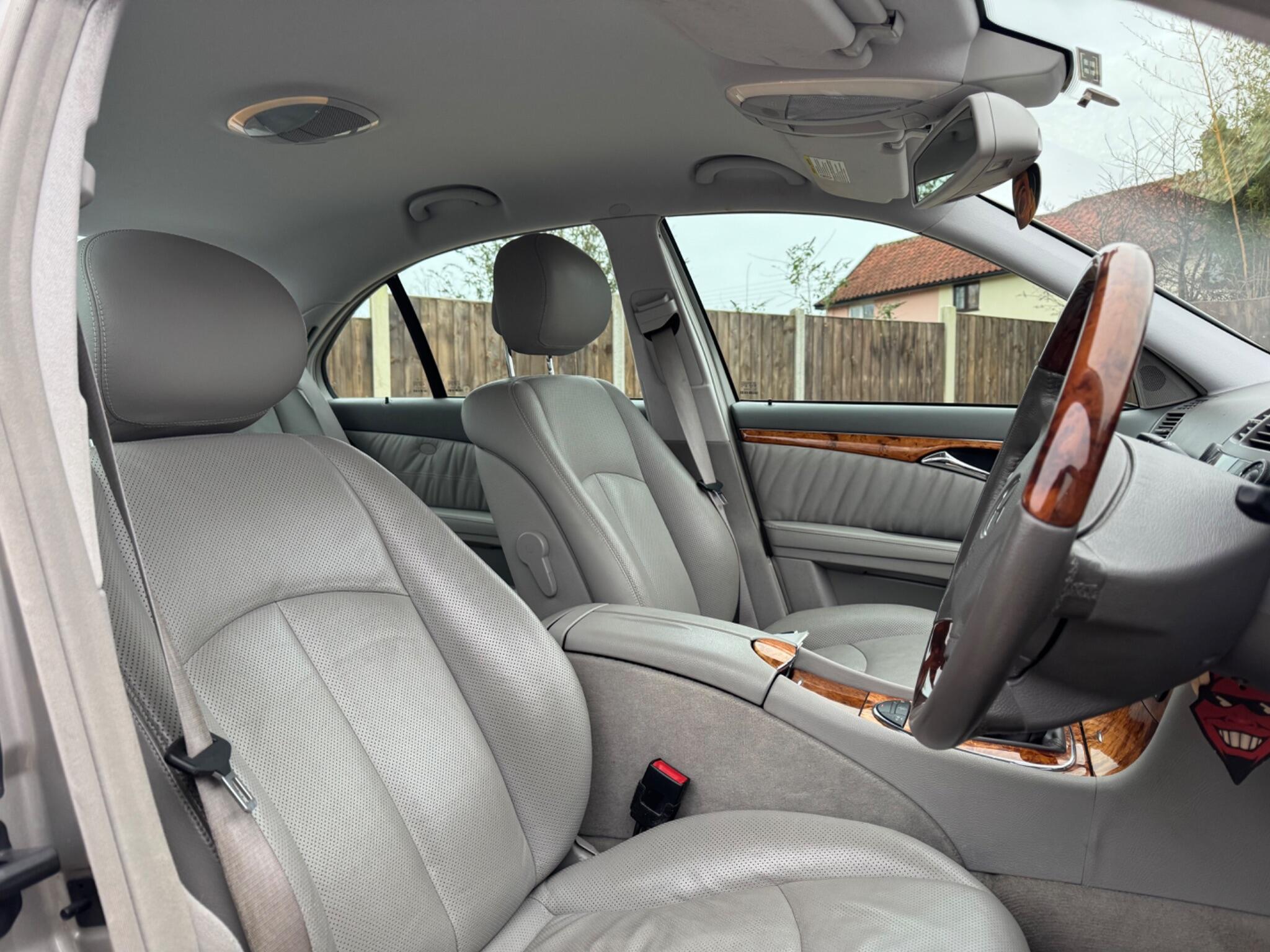 2005 Mercedes-Benz E Class 3.5 E350 Elegance 7G-Tronic 4dr • 69,000 miles image 14