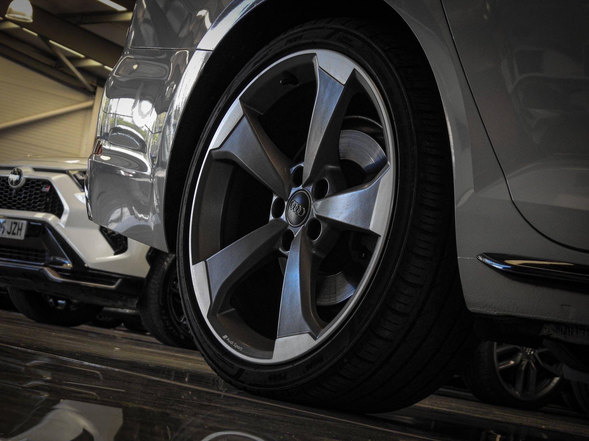 Audi A4 view 23