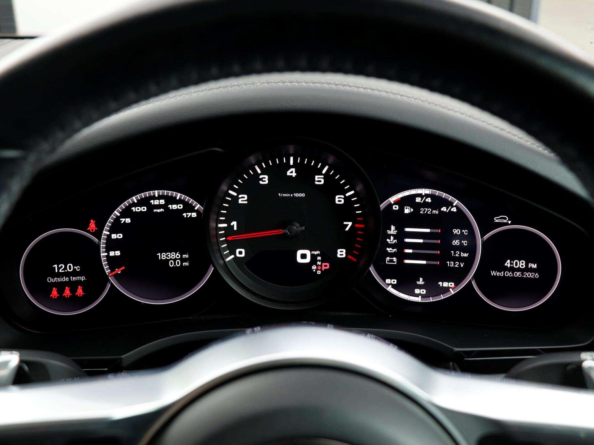 Porsche Cayenne view 13