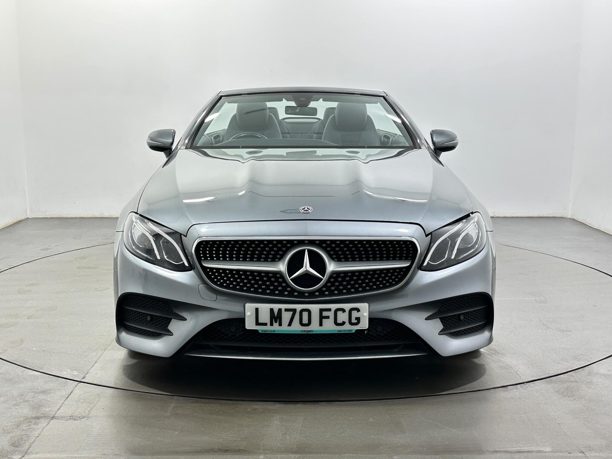 Mercedes-Benz E-Class view 3