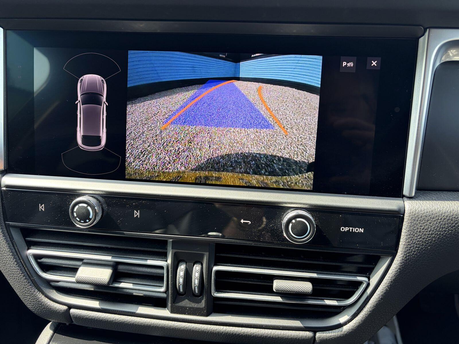 Porsche Macan view 21