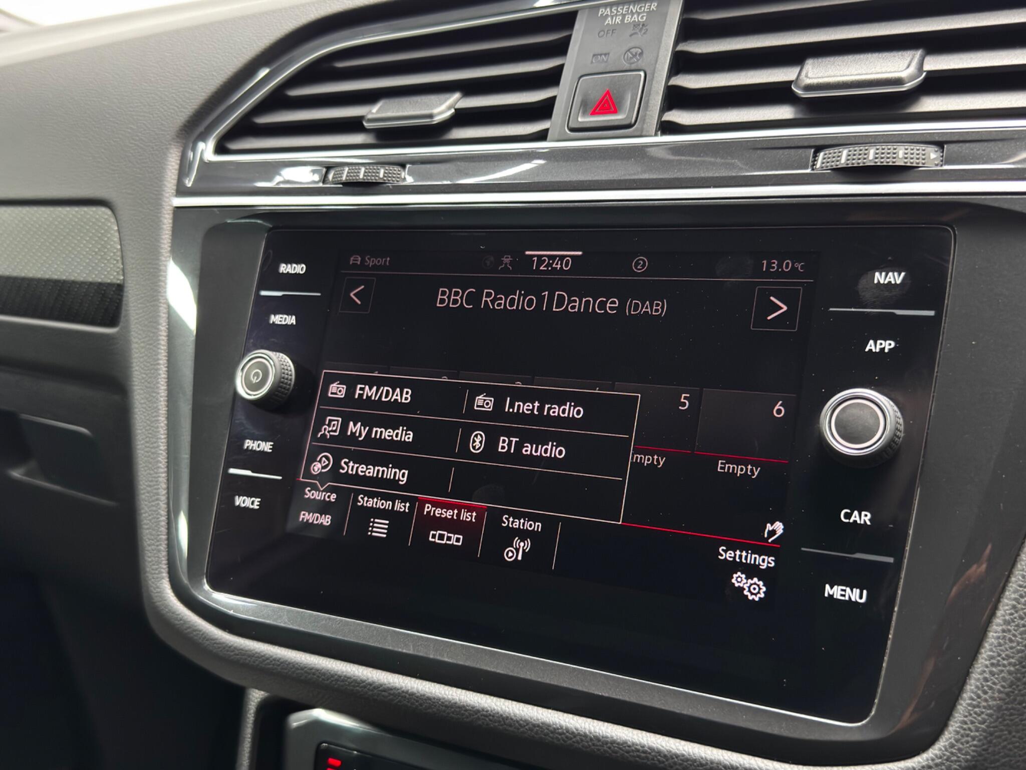 Volkswagen Tiguan view 20