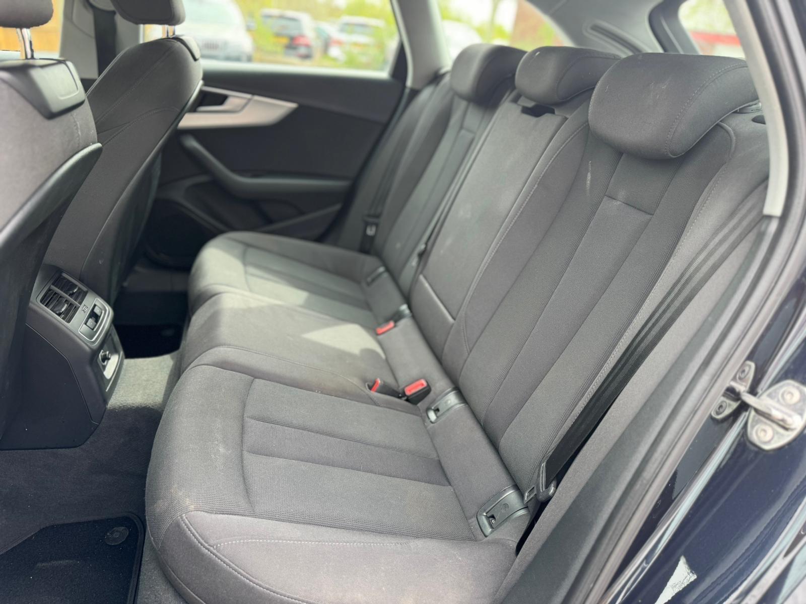 Audi A4 view 24