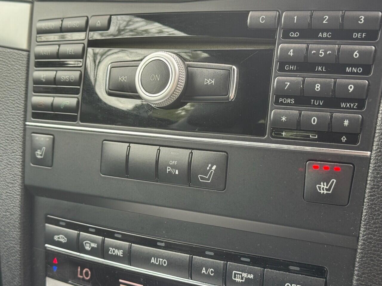 Mercedes-Benz E-Class view 22