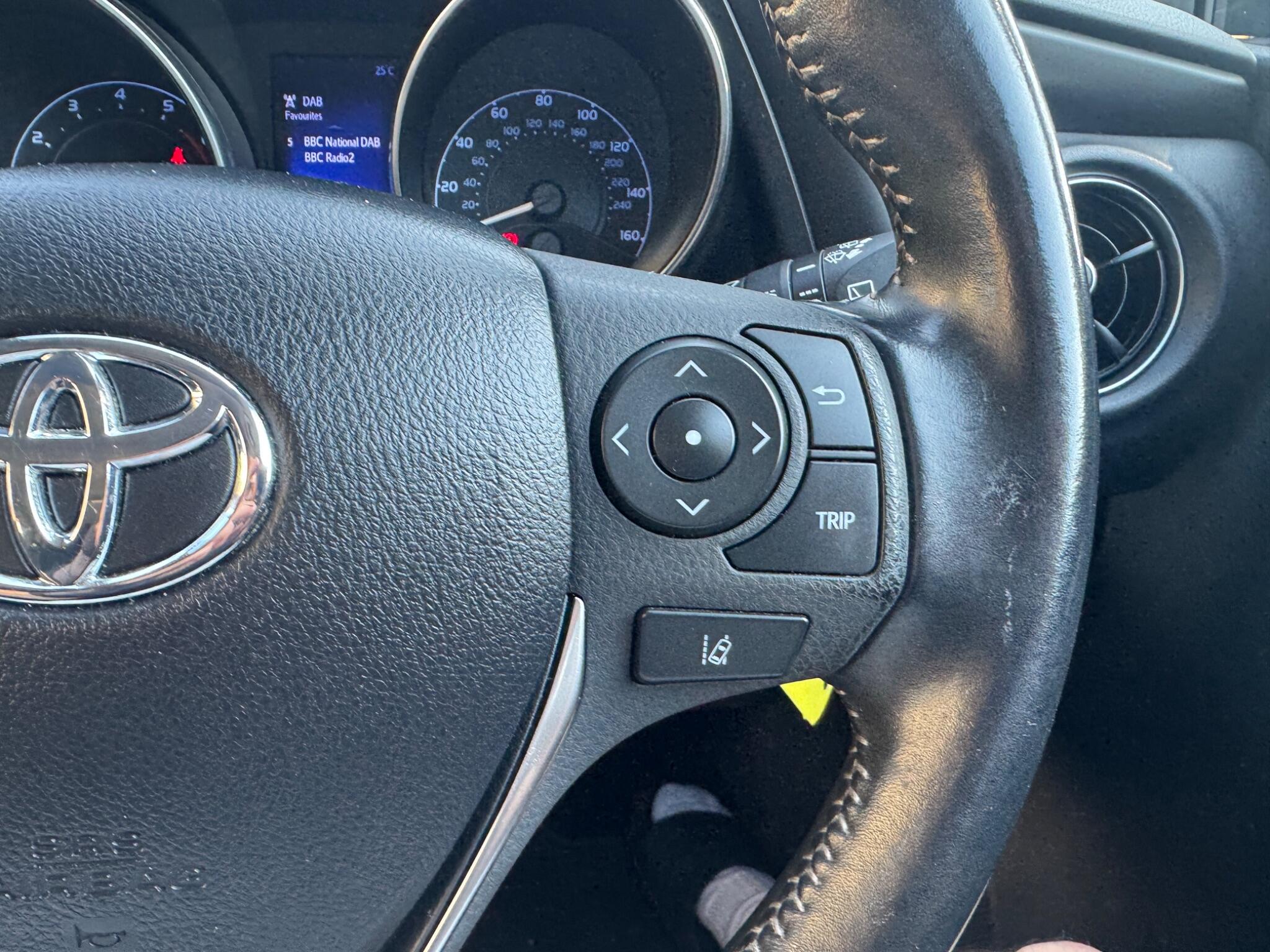 Toyota Auris view 35