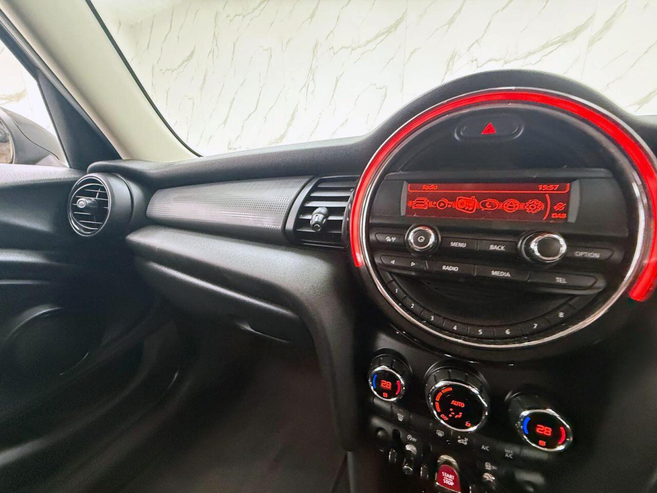 Mini Hatch view 16