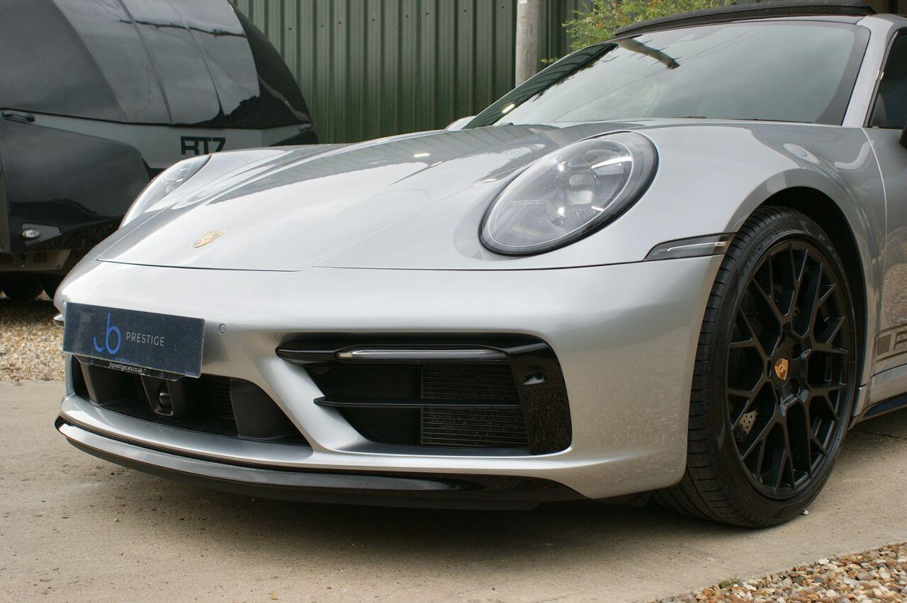 Porsche 911 view 41