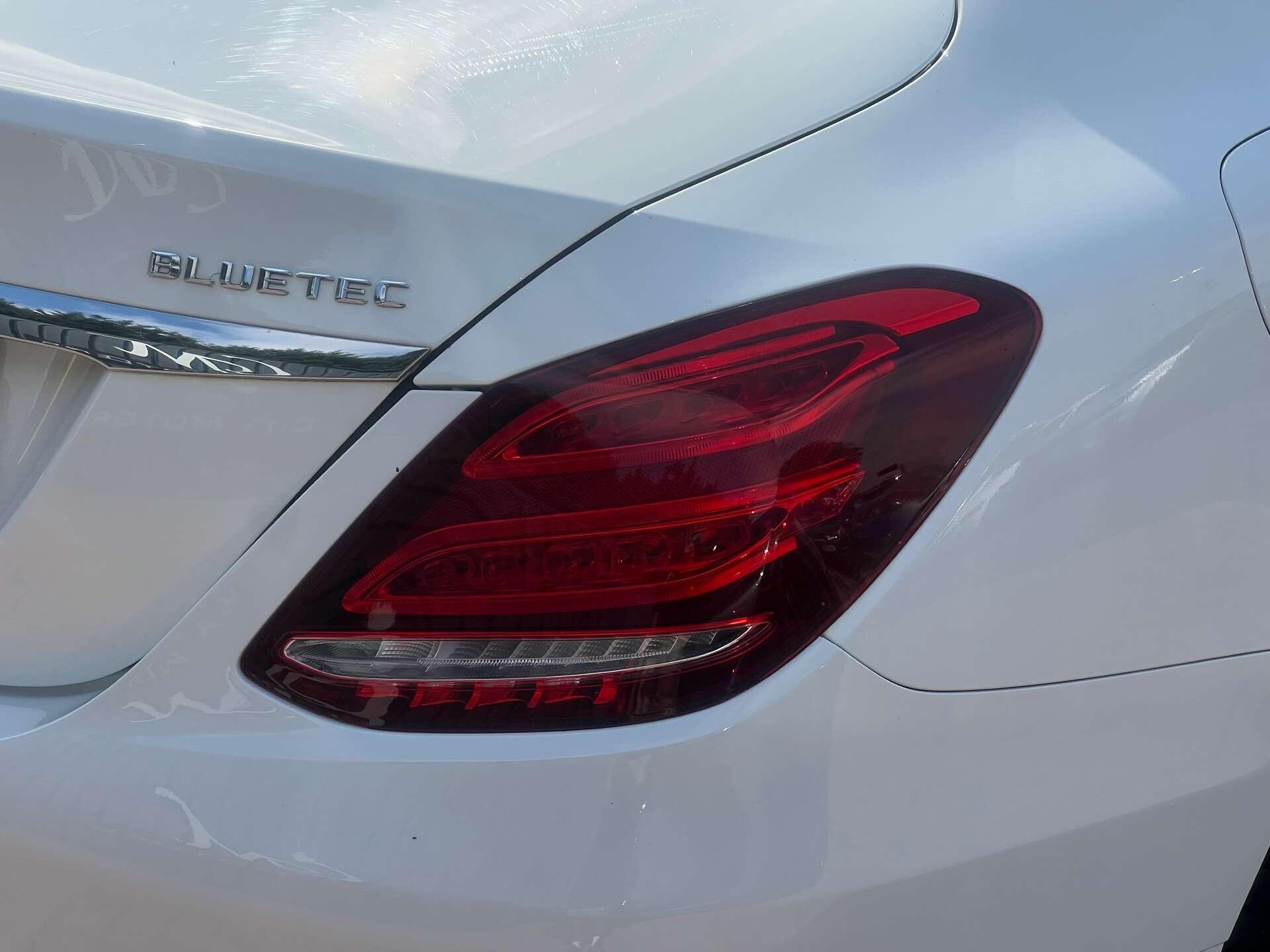 Mercedes-Benz C-Class view 8