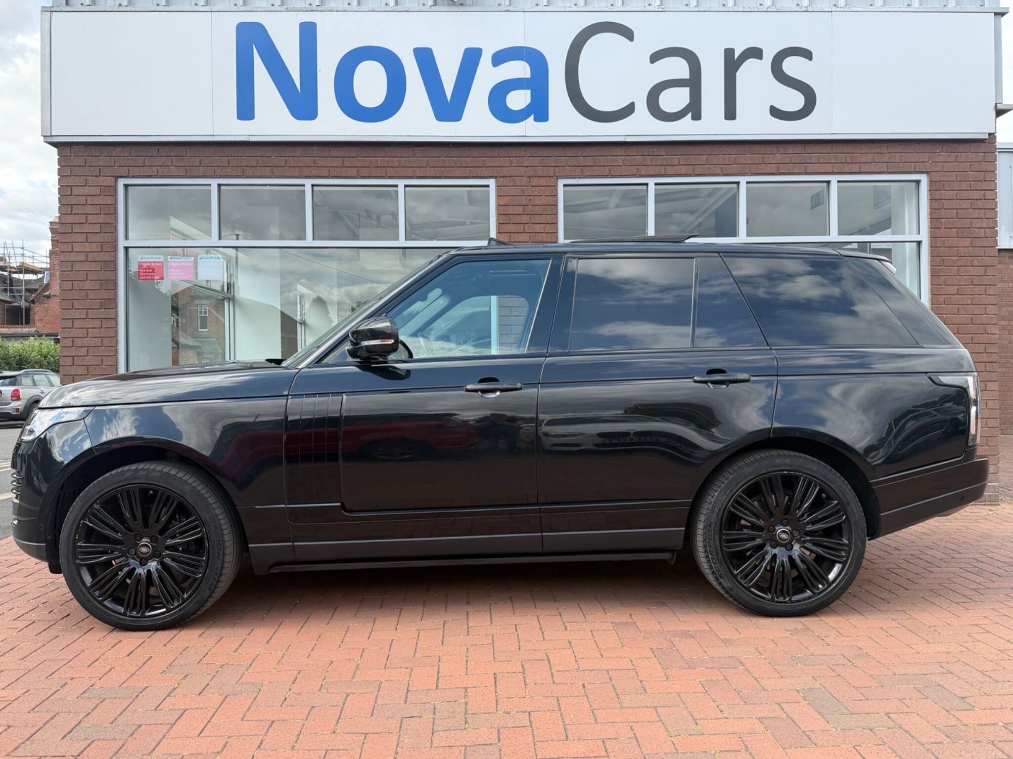 Land Rover Range Rover view 3