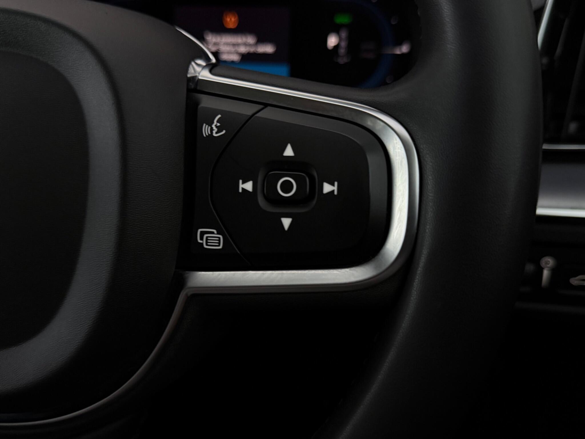 Volvo XC60 view 15