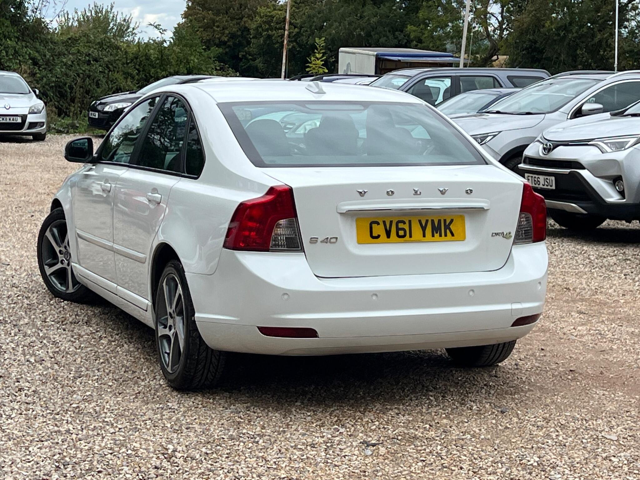Volvo S40 view 8